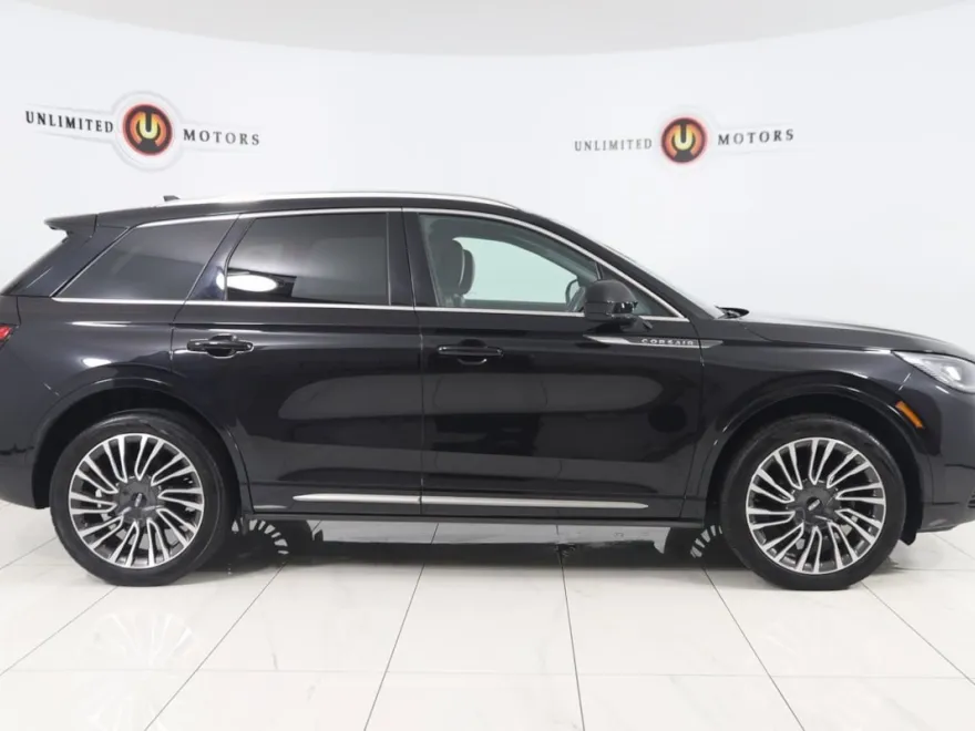 2022 Lincoln Corsair Standard photo 1