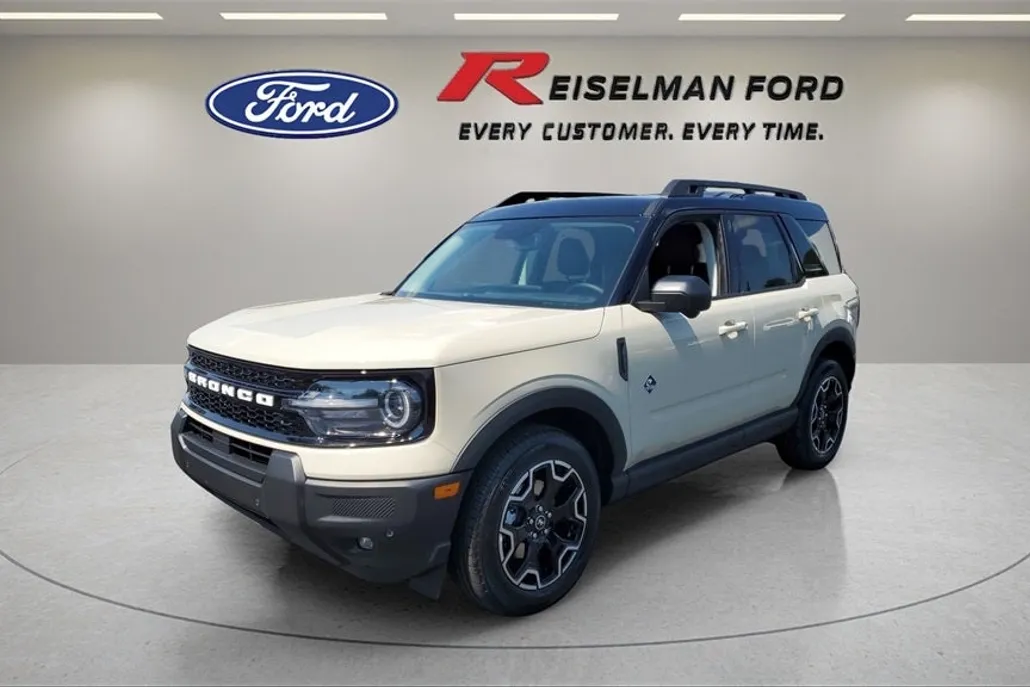 2025 Ford Bronco Sport Outer Banks photo 1