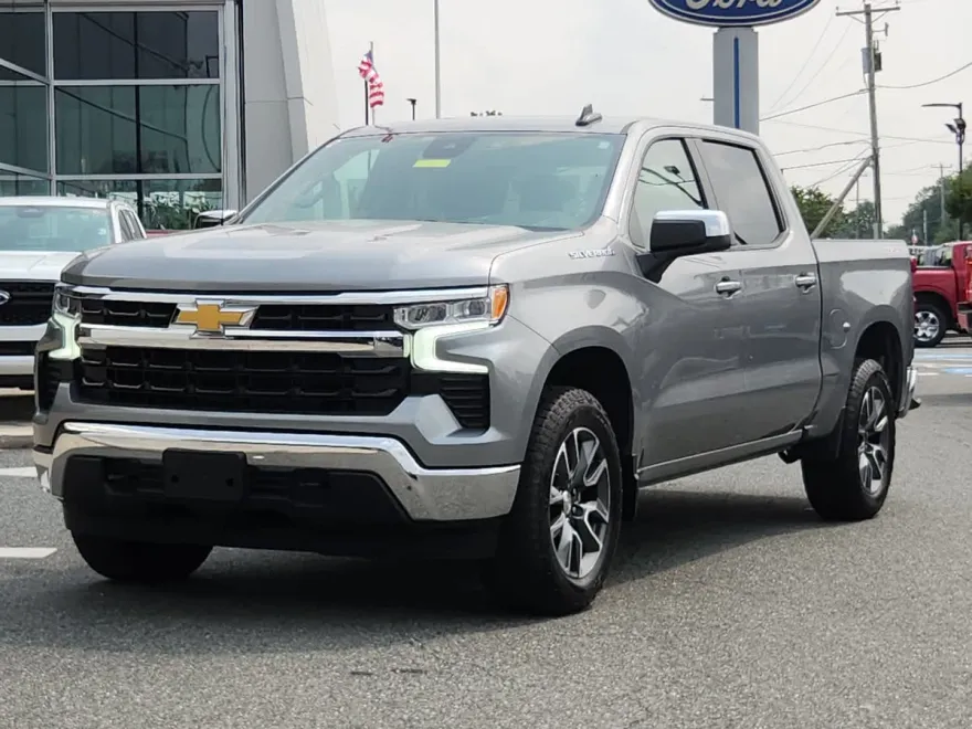 2023 Chevrolet Silverado 1500 LT photo 1