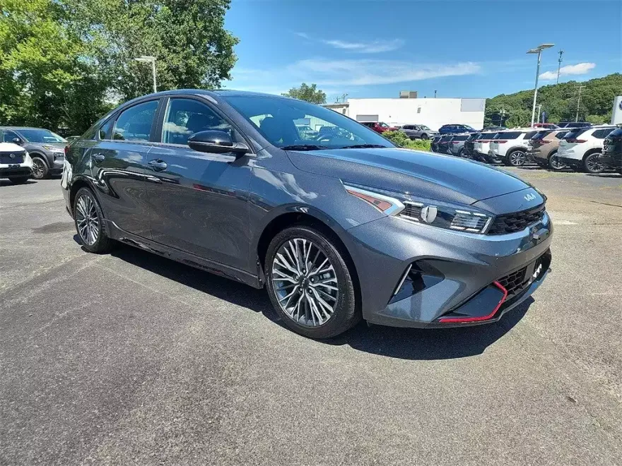2024 Kia Forte GT-Line photo 1