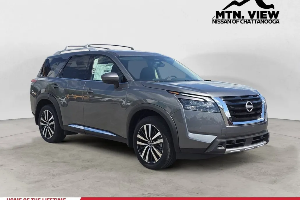 2025 Nissan Pathfinder Platinum photo 1