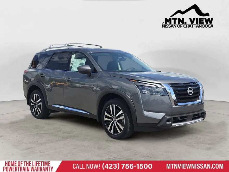 2025 Nissan Pathfinder Platinum photo 1