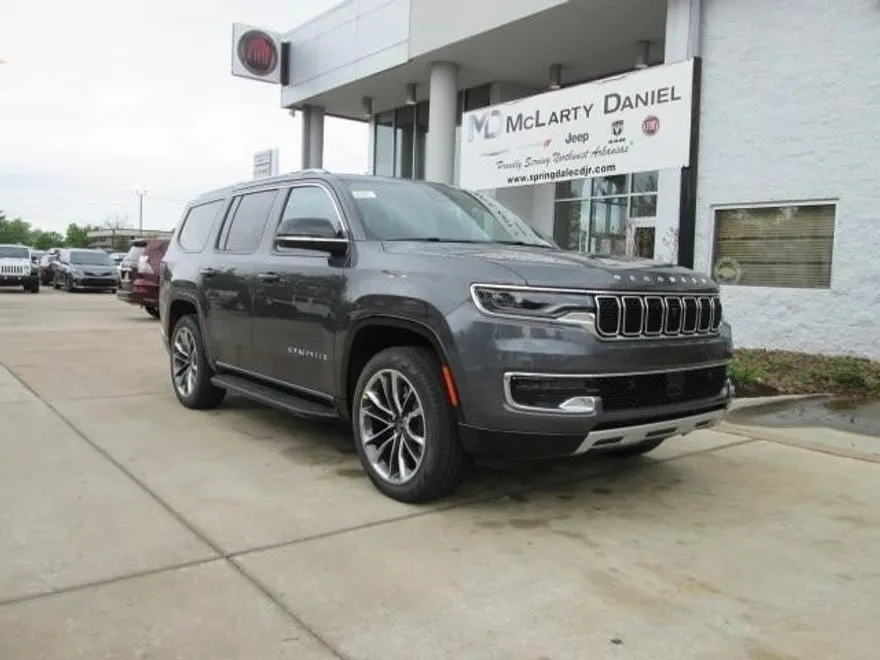 2024 Jeep Wagoneer L Series III photo 1