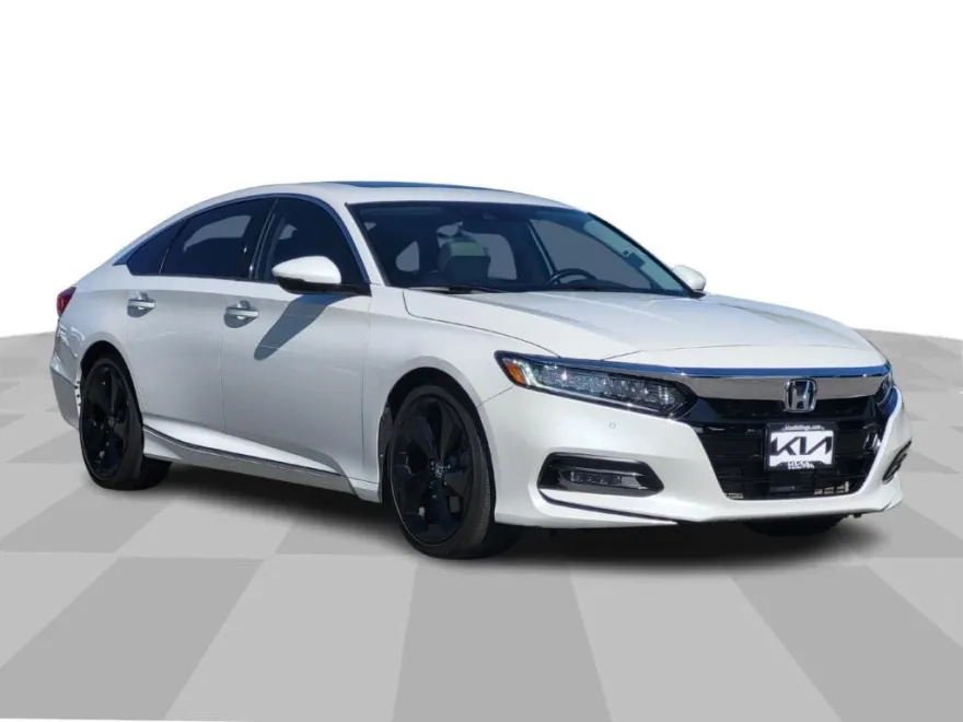 2018 Honda Accord Touring 1.5T photo 1