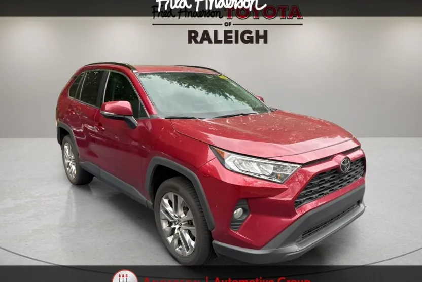 2021 Toyota RAV4 XLE Premium photo 1