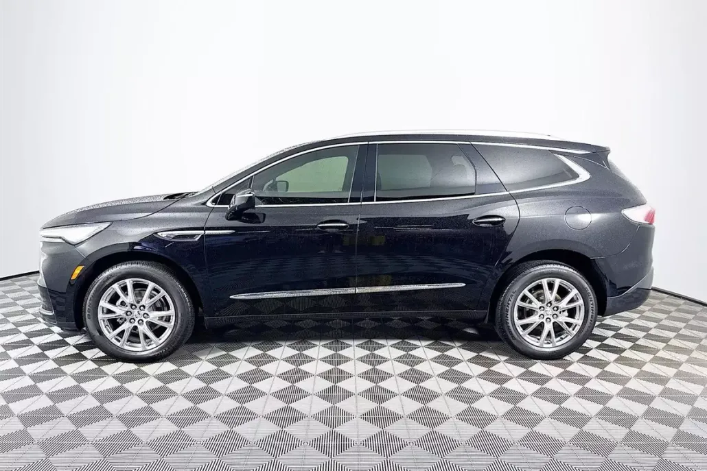 2023 Buick Enclave Essence photo 1