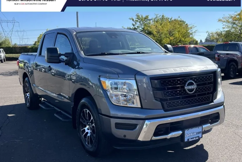2023 Nissan Titan SV photo 1