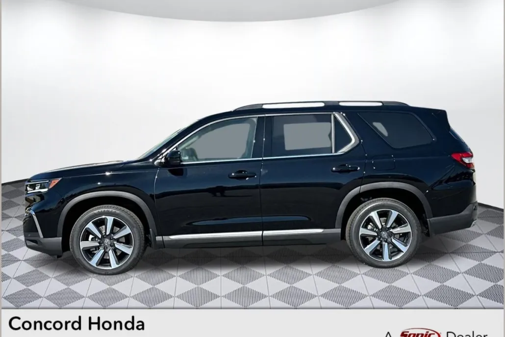 2025 Honda Pilot Touring photo 1