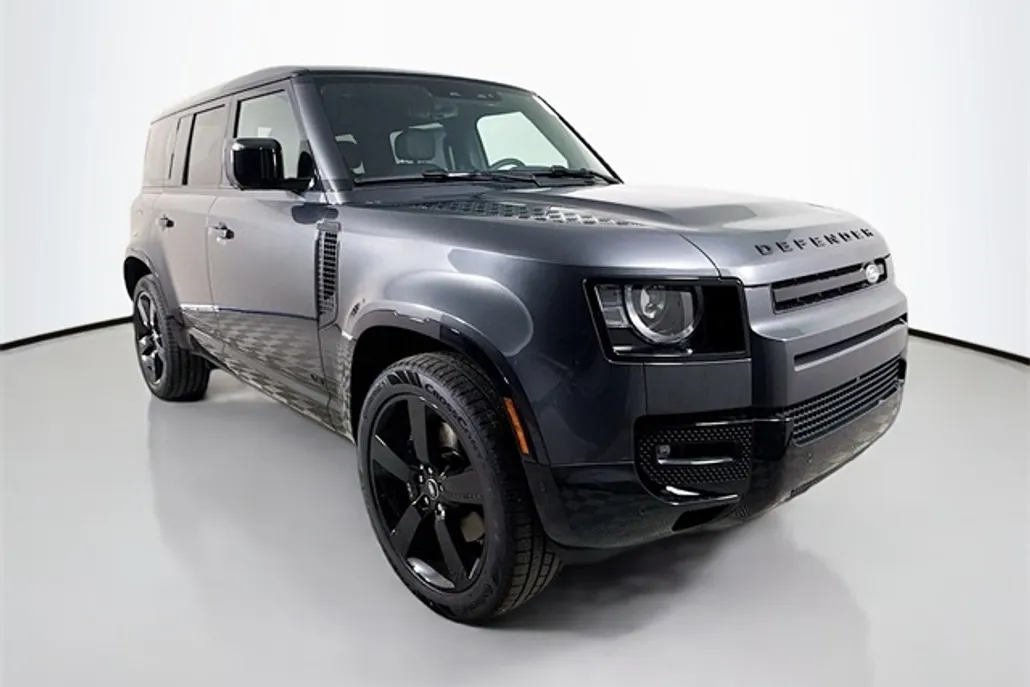 2025 Land Rover Defender 110 V8 photo 1