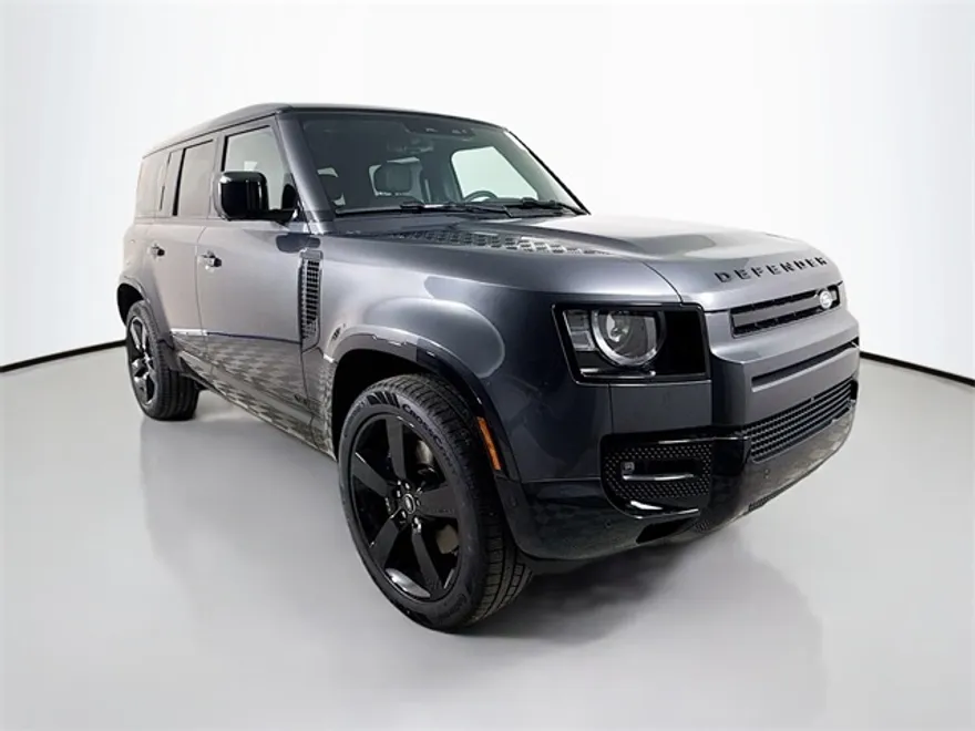 2025 Land Rover Defender 110 V8 photo 1