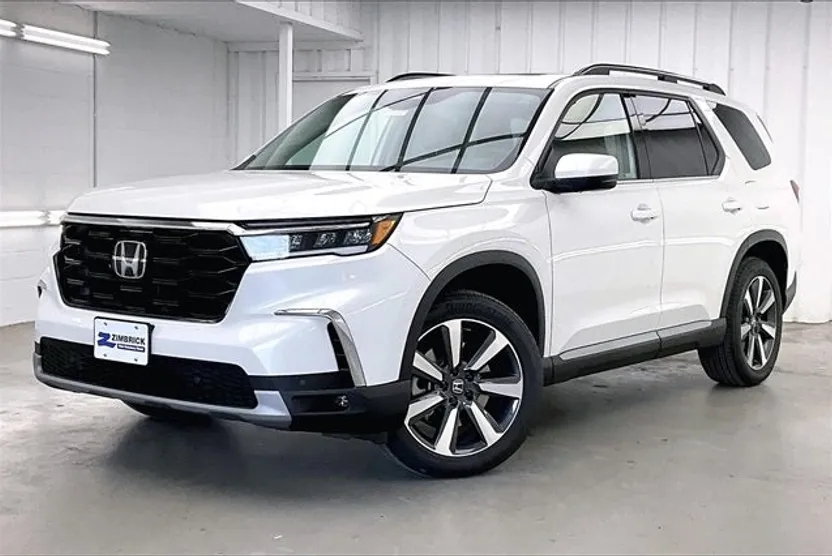 2025 Honda Pilot Touring photo 1