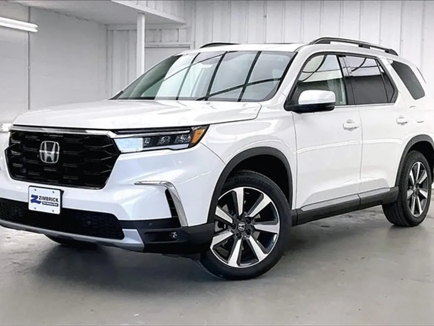 2025 Honda Pilot Touring photo 1