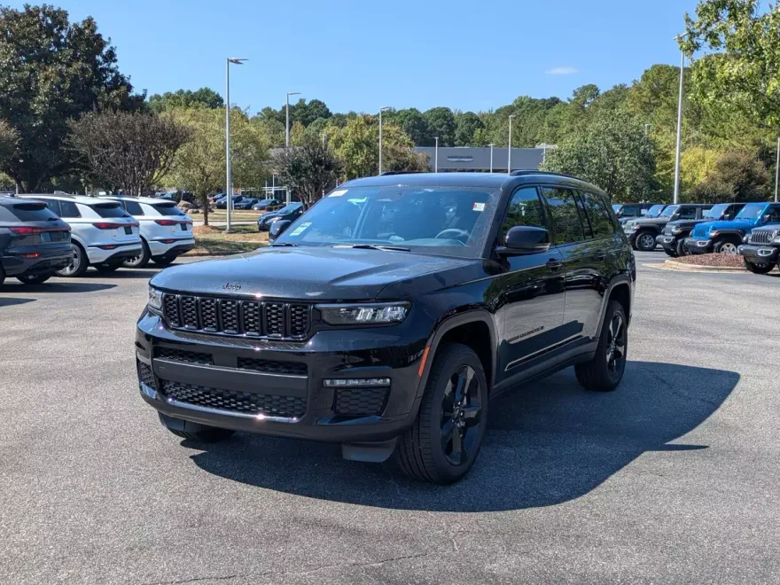 2025 Jeep Grand Cherokee Limited photo 1