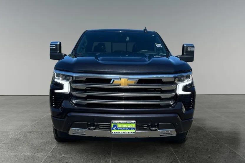 2024 Chevrolet Silverado 1500 High Country photo 1