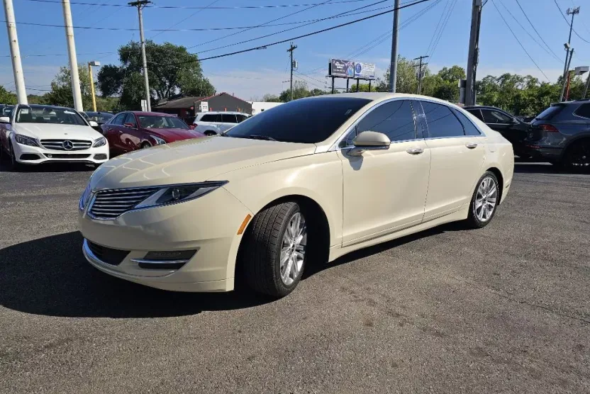 2015 Lincoln MKZ photo 1