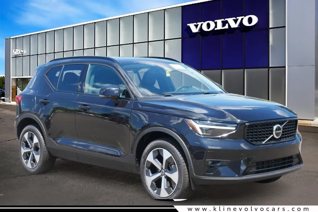 2026 Volvo XC40 Plus photo 1