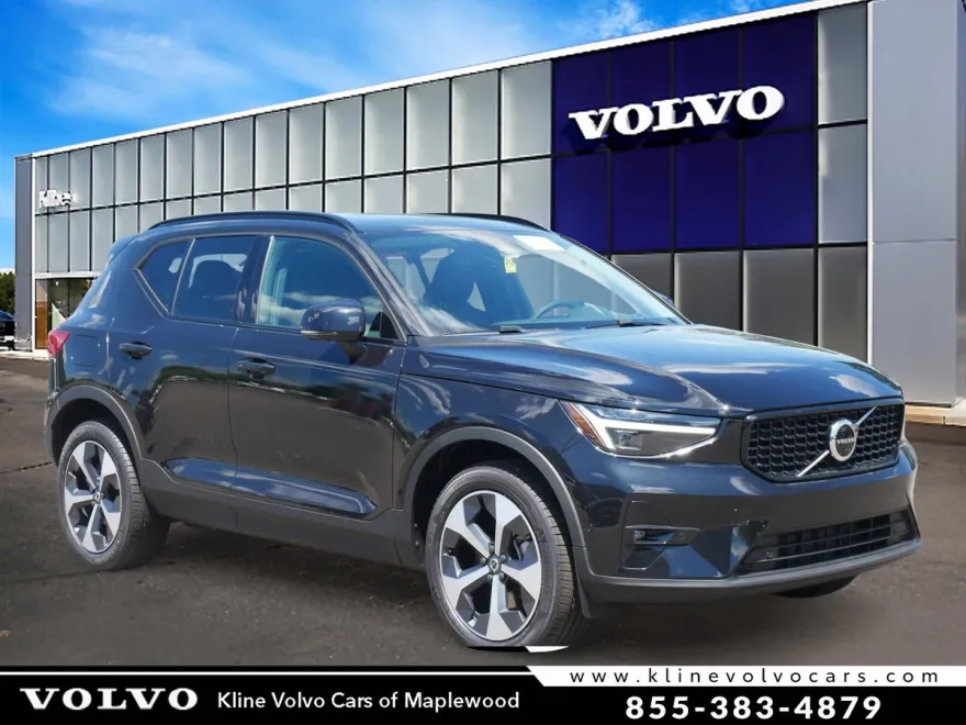 2026 Volvo XC40 Plus photo 1