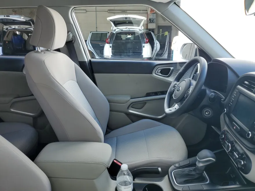 2021 Kia Soul LX photo 1