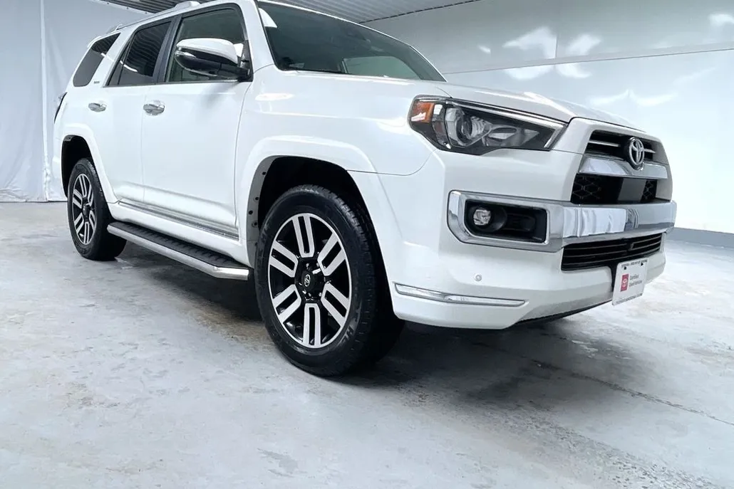 2022 Toyota 4Runner Limited photo 1