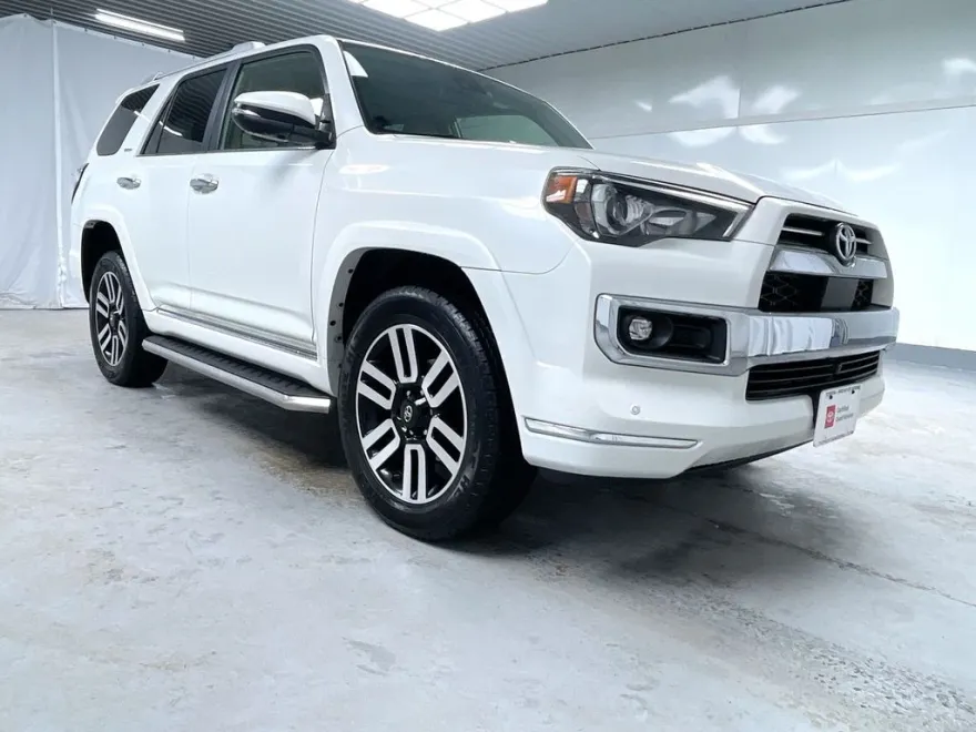 2022 Toyota 4Runner Limited photo 1
