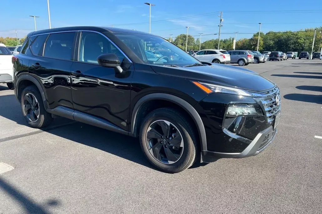 2024 Nissan Rogue SV photo 1