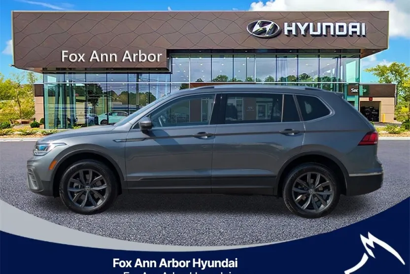 2022 Volkswagen Tiguan SE photo 1