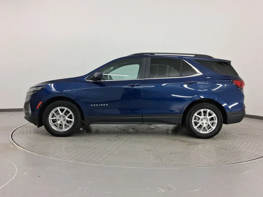 2023 Chevrolet Equinox LT photo 1