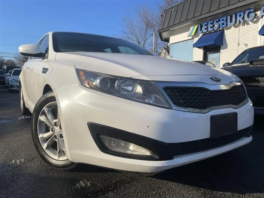 2019 Toyota Camry XSE photo 1