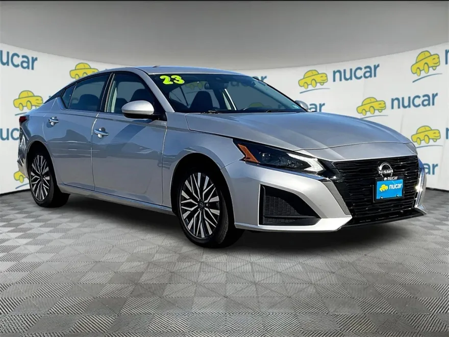 2023 Nissan Altima 2.5 SV photo 1