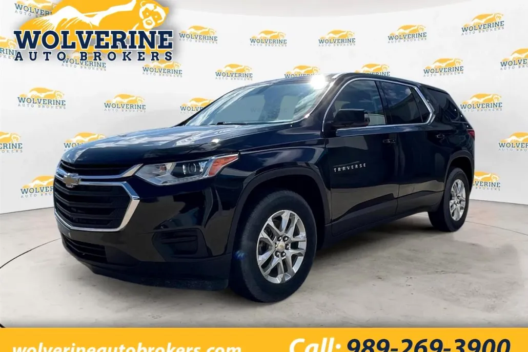 2021 Chevrolet Traverse LS photo 1
