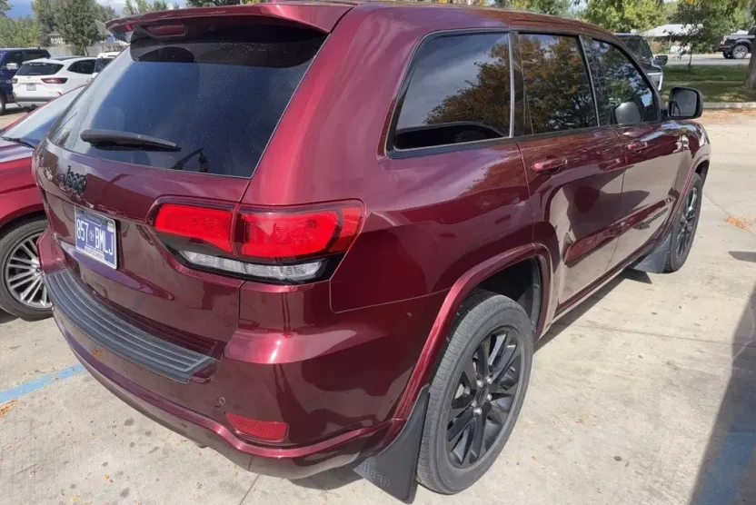 2021 Jeep Grand Cherokee Laredo X photo 1