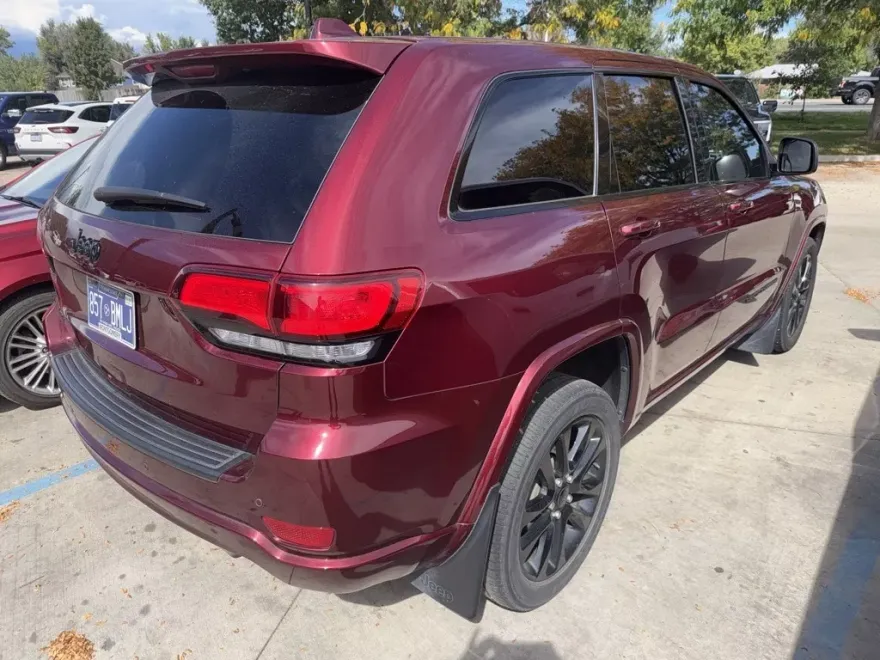 2021 Jeep Grand Cherokee Laredo X photo 1