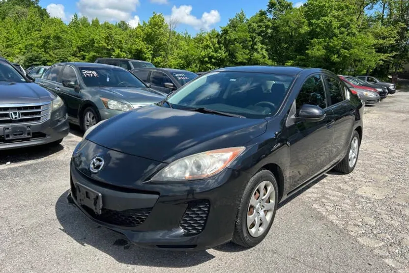 2013 Mazda Mazda3 i SV photo 1