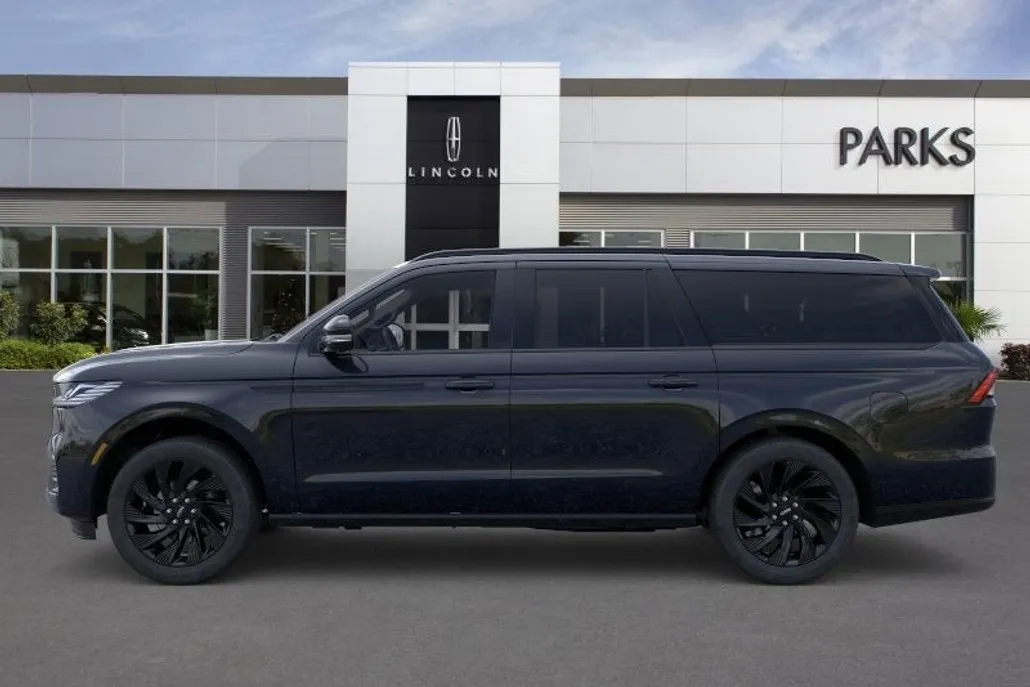 2025 Lincoln Navigator L Reserve photo 1