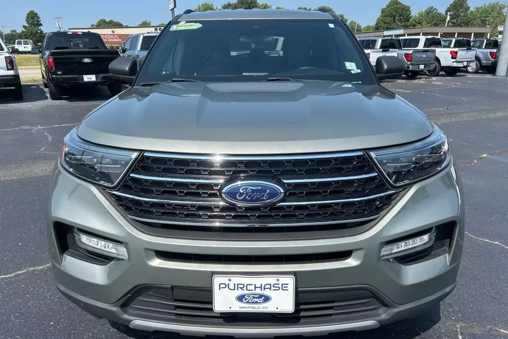 2020 Ford Explorer XLT photo 1