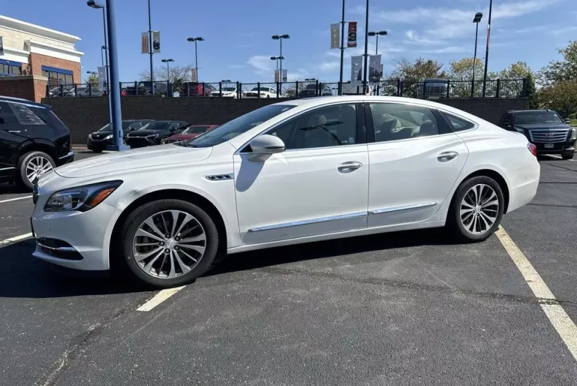 2017 Buick LaCrosse Premium I photo 1