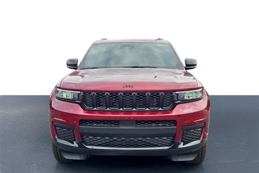 2025 Jeep Grand Cherokee Altitude photo 1