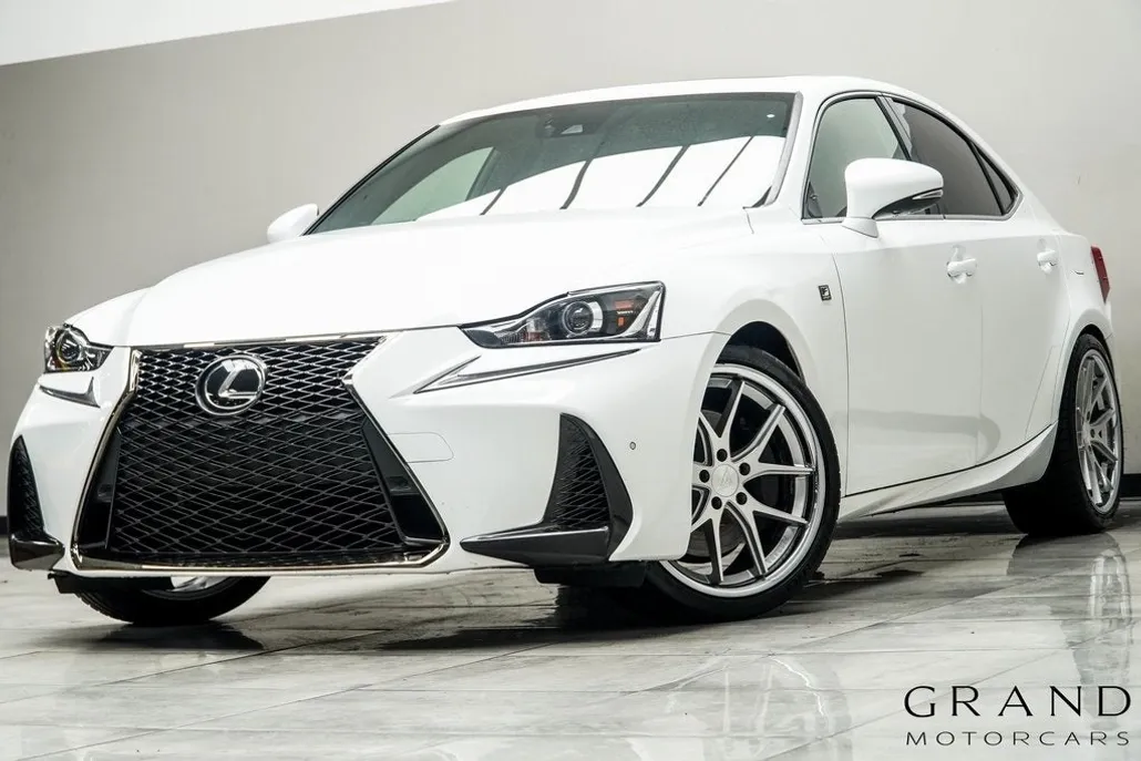 2018 Lexus IS 350 photo 1