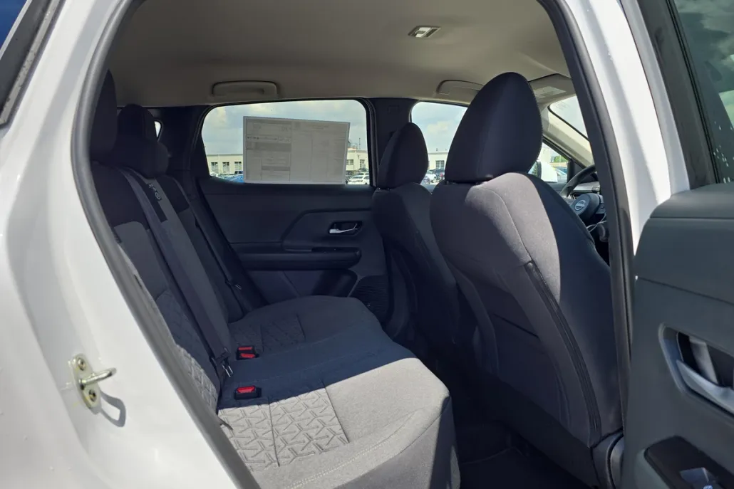2025 Nissan Kicks SV photo 1