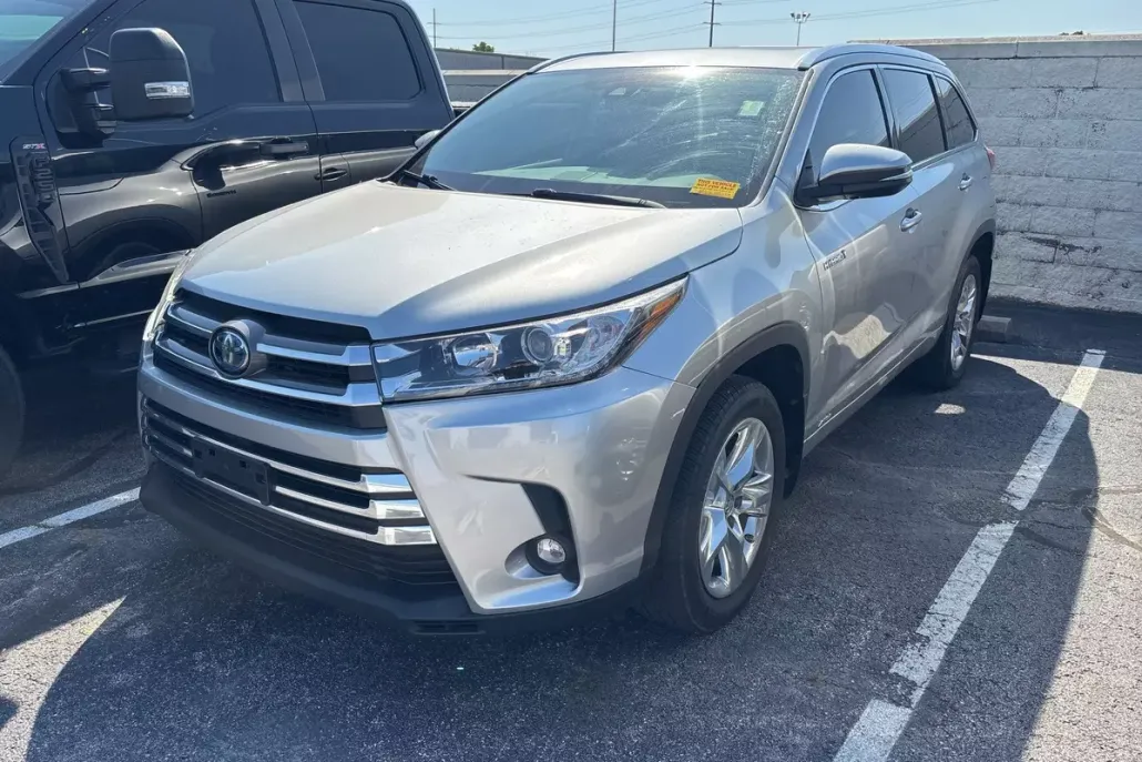 2019 Toyota Highlander Hybrid Limited photo 1