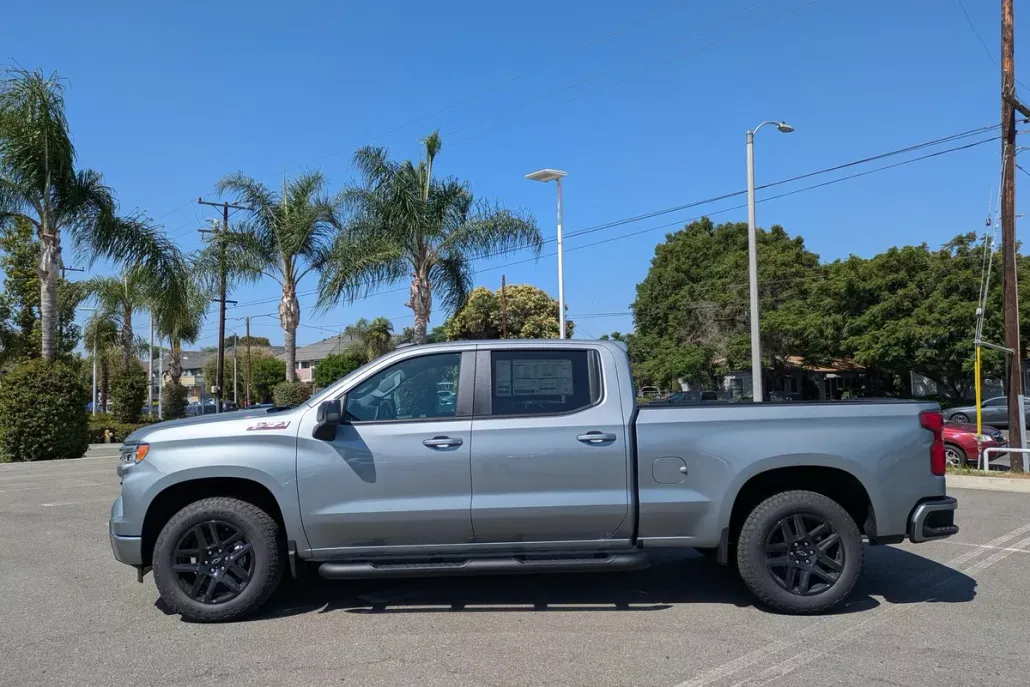 2025 Chevrolet Silverado 1500 RST photo 1