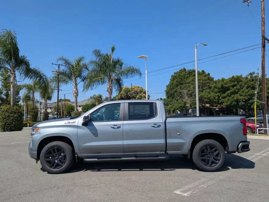 2025 Chevrolet Silverado 1500 RST photo 1