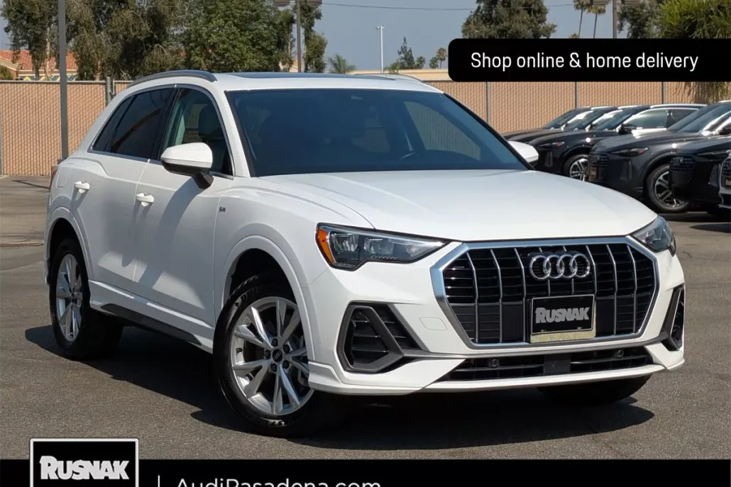 2022 Audi Q3 S line Premium photo 1