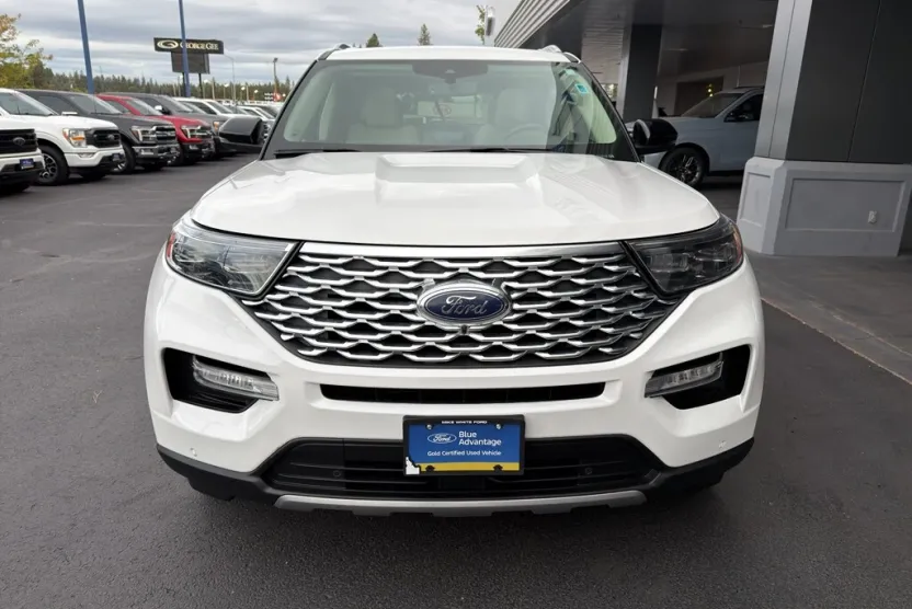 2020 Ford Explorer Platinum photo 1