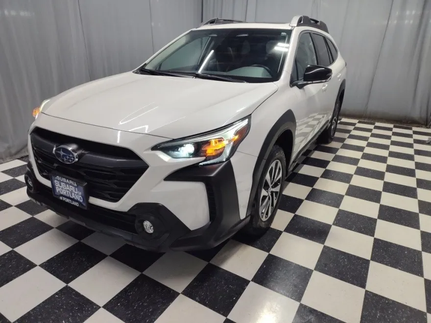 2024 Subaru Outback Premium photo 1