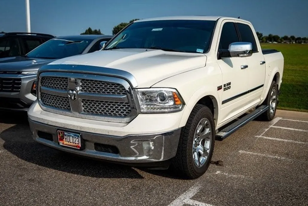 2016 Ram 1500 Laramie photo 1