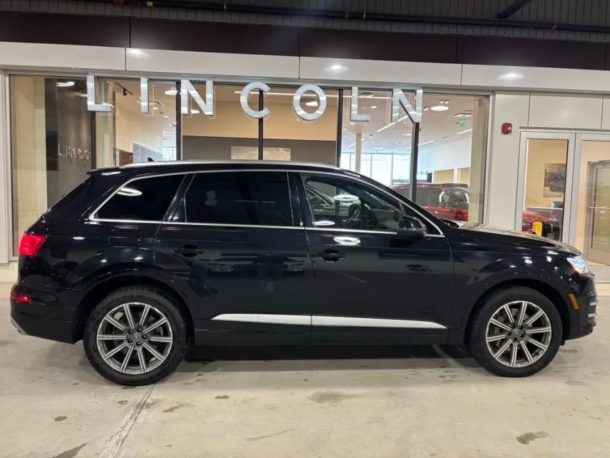 2017 Audi Q7 3.0T Premium Plus photo 1
