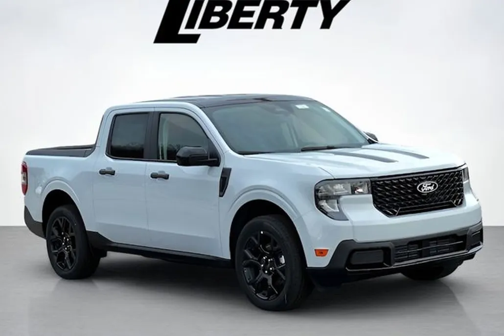 2025 Ford Maverick XLT photo 1