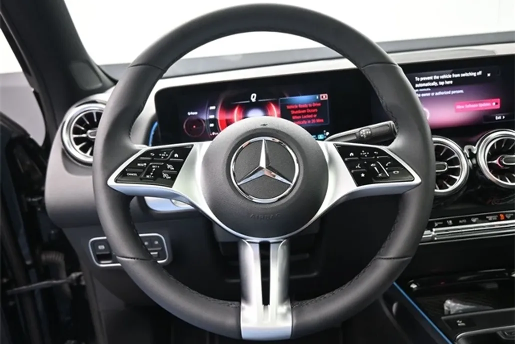 2026 Mercedes Benz GLB 250 photo 1