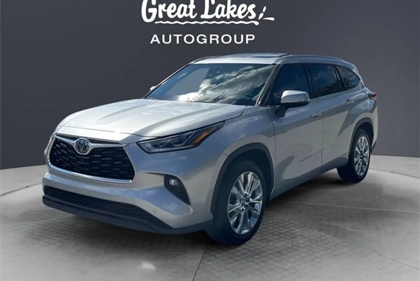 2022 Toyota Highlander Hybrid Limited photo 1